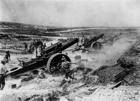 The Battle of the Somme! Cannons Roar as Soldiers Fight for Every Inch of Ground!